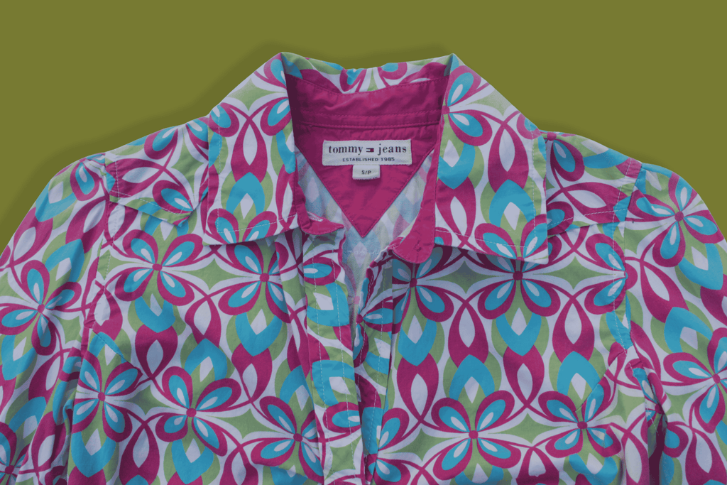 Bright Floral 70s style Fitted Button-up