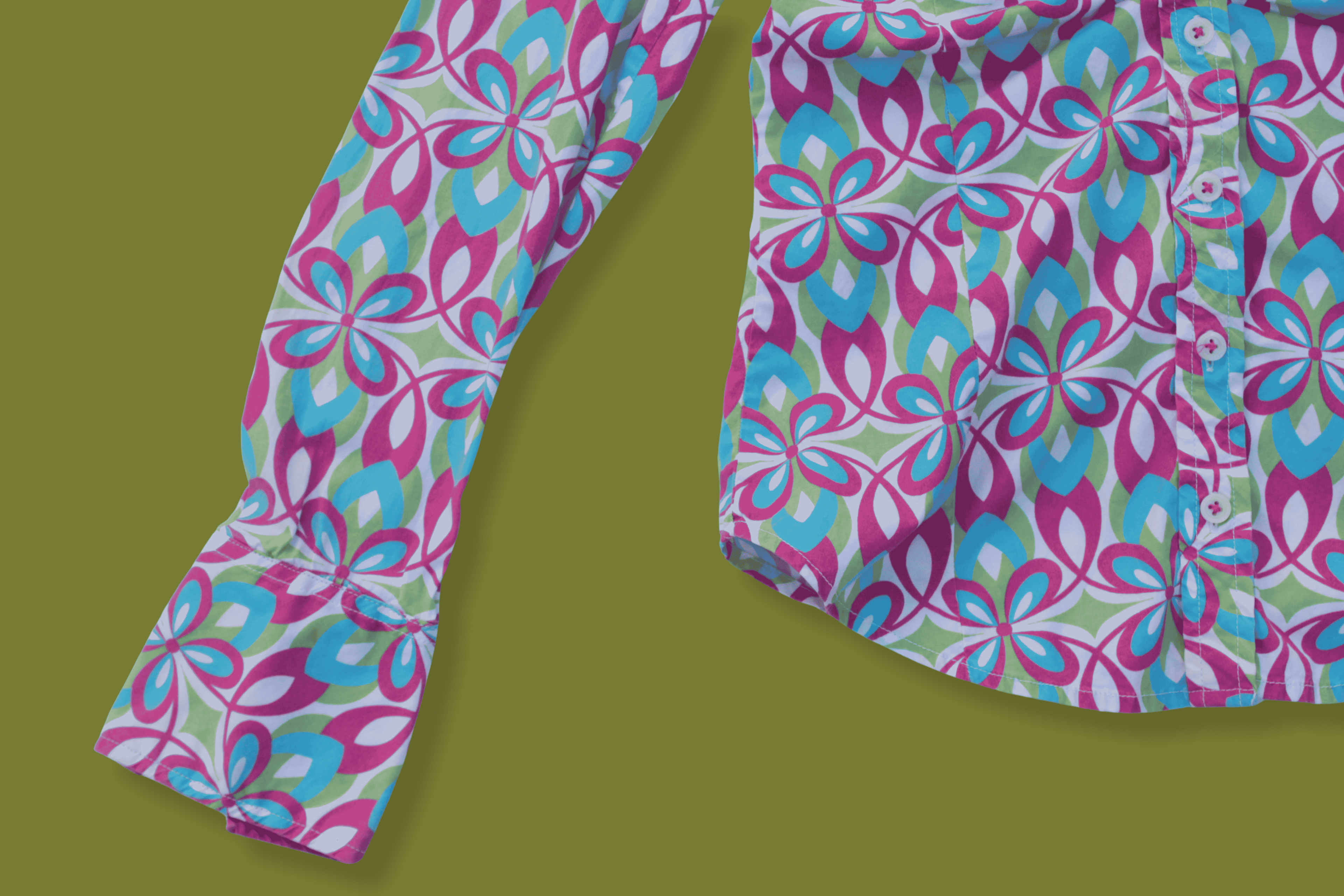 Bright Floral 70s style Fitted Button-up