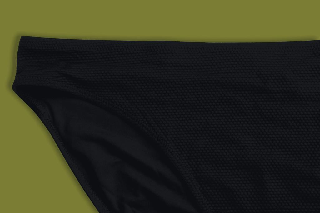 Scalloped Mid-rise Bikini Bottoms (Plus-sized)