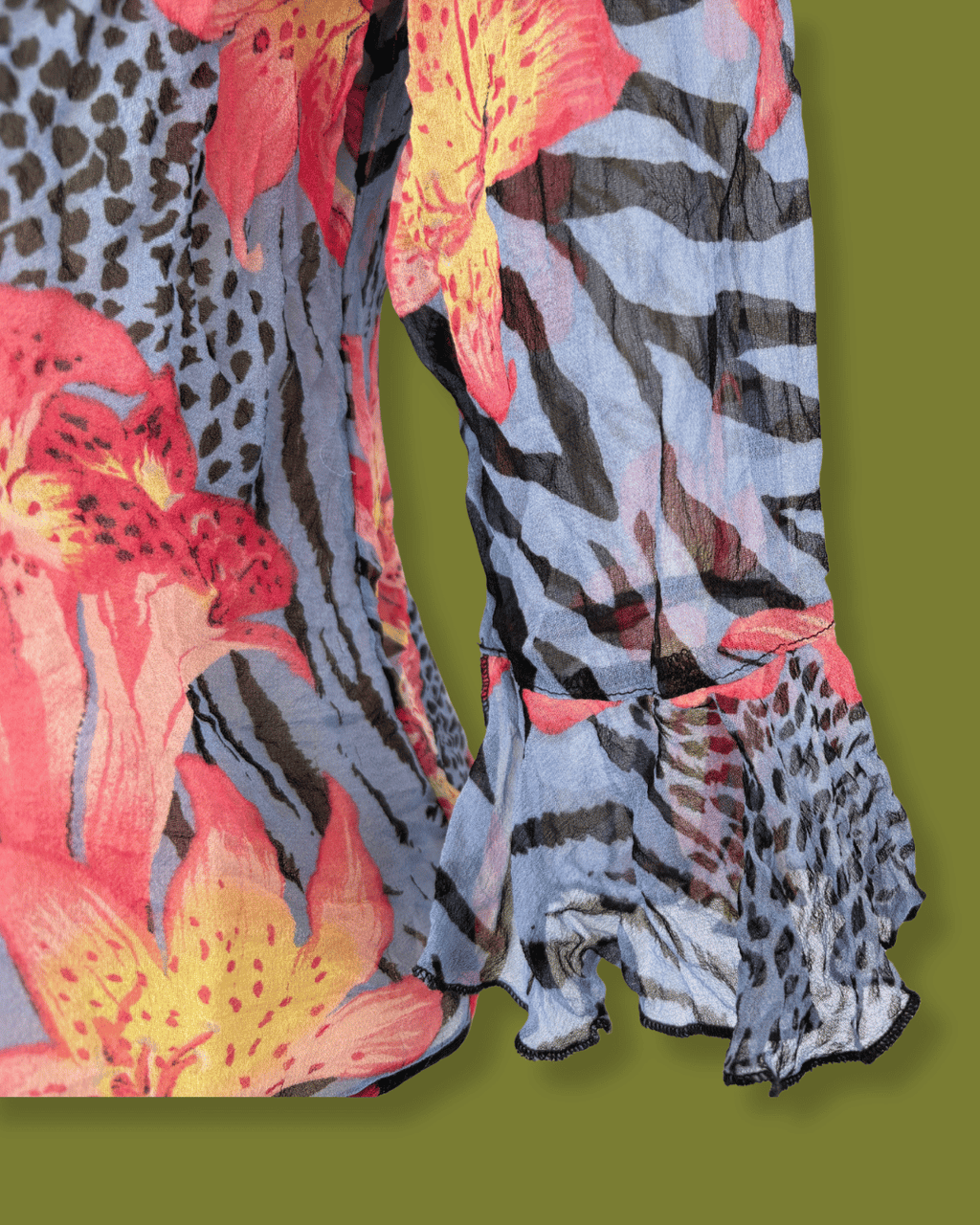 Tropical Quarter-sleeve Ruffled Button-down