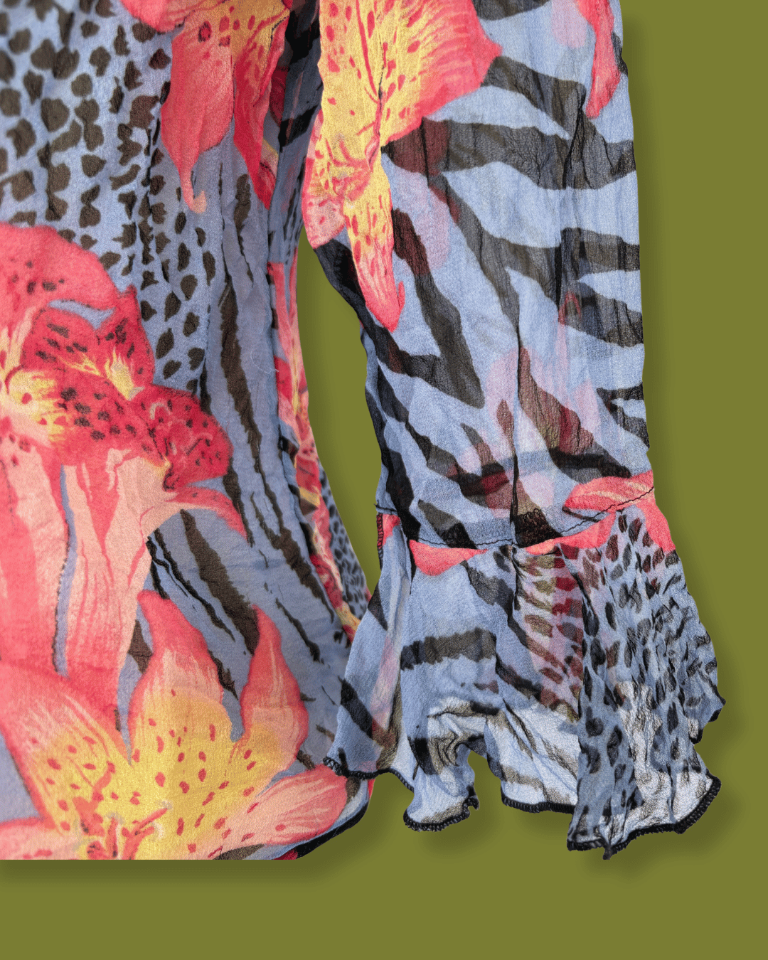 Tropical Quarter-sleeve Ruffled Button-down